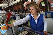 Schöniger Schmankerltreff Wurstbraterei (Foto: Martin Schmitz)